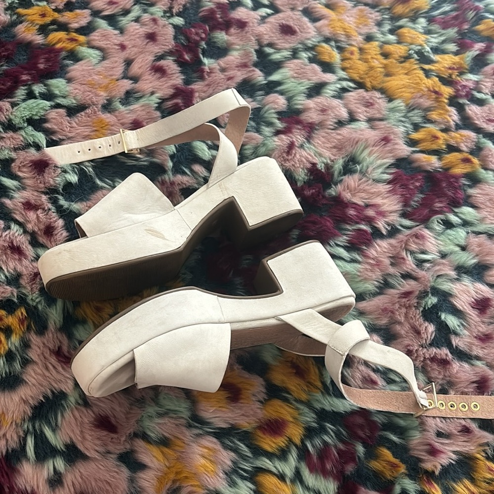 Anthropologie Cream Leather Heeled Sandals